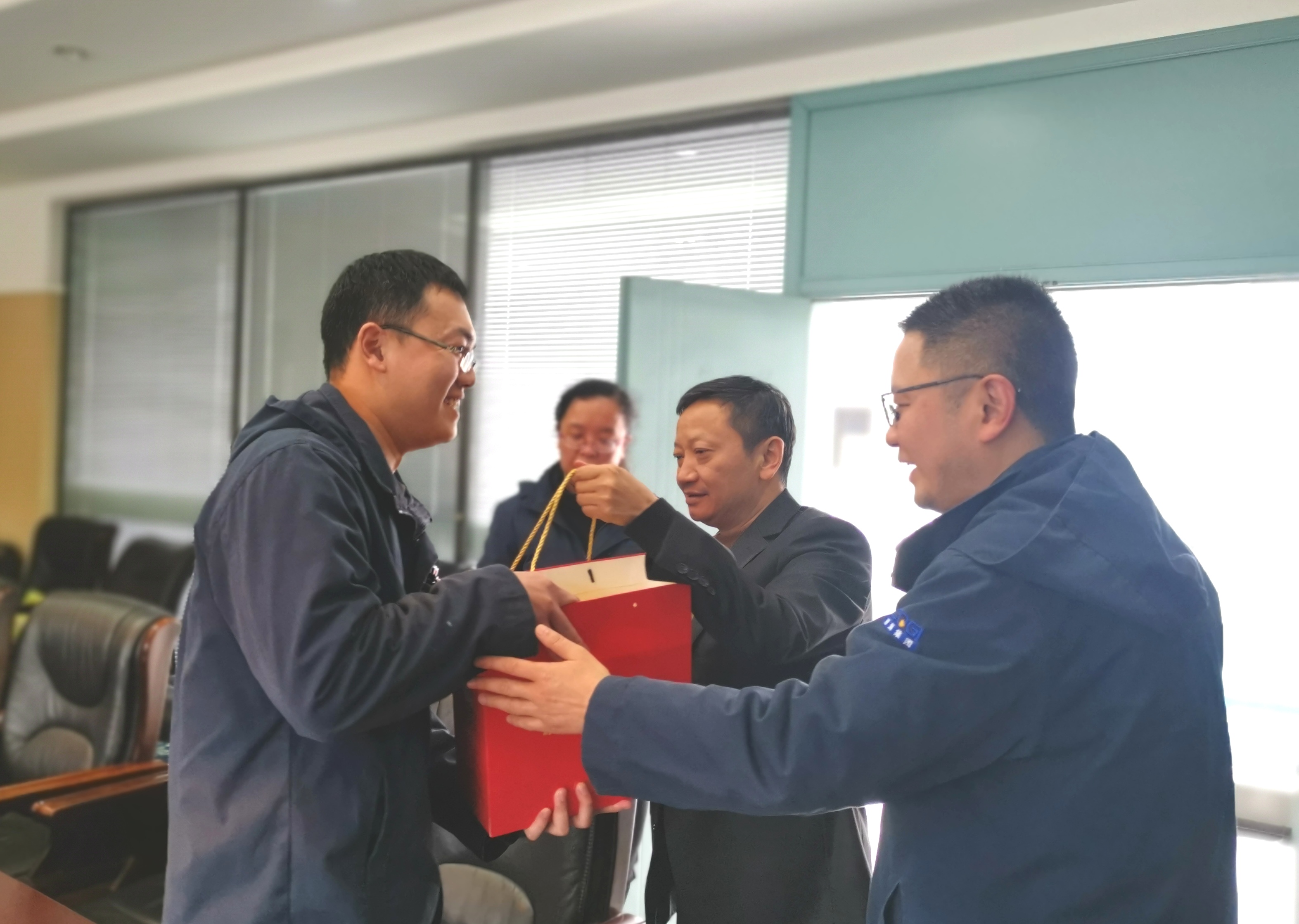 黨員慰問.jpg